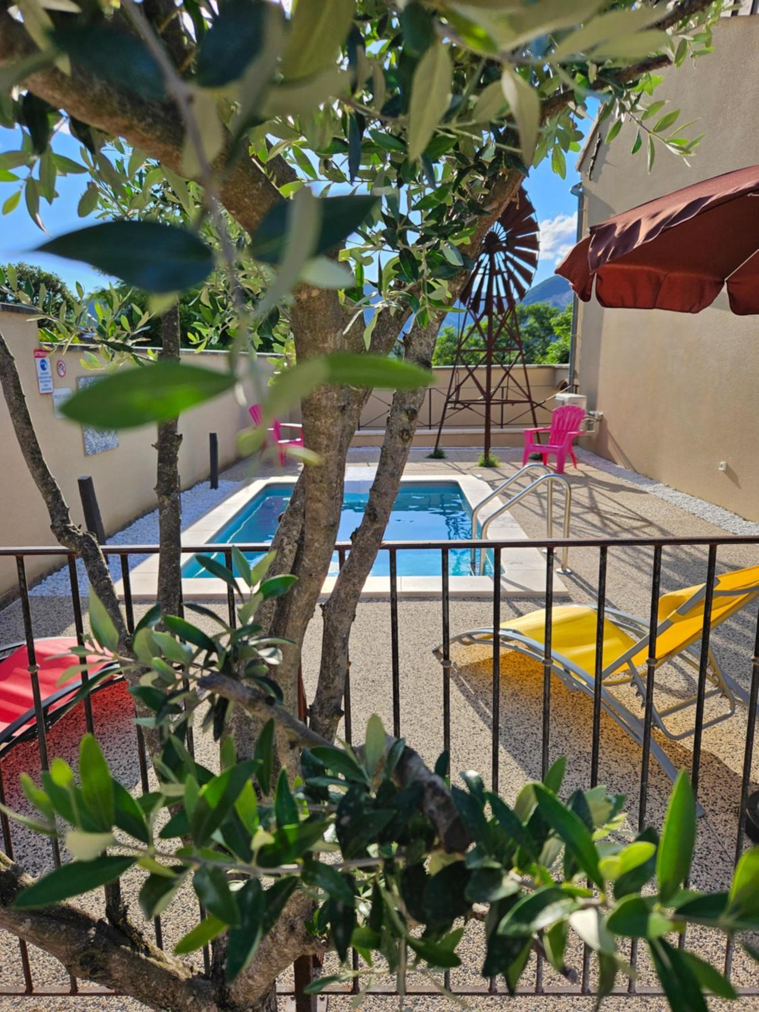 Appartement Le Rubiz à La Coucourde Extérieur photo