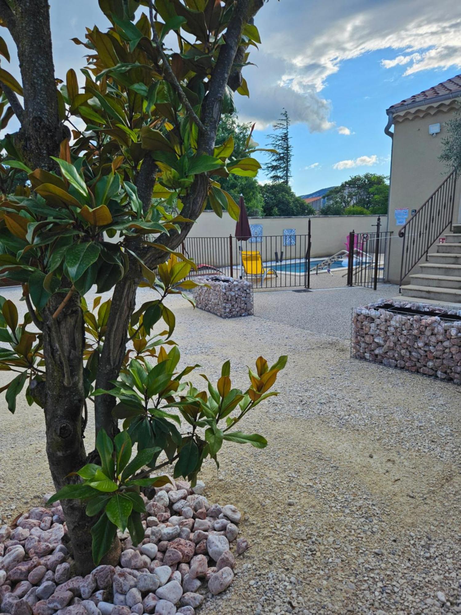 Appartement Le Rubiz à La Coucourde Extérieur photo
